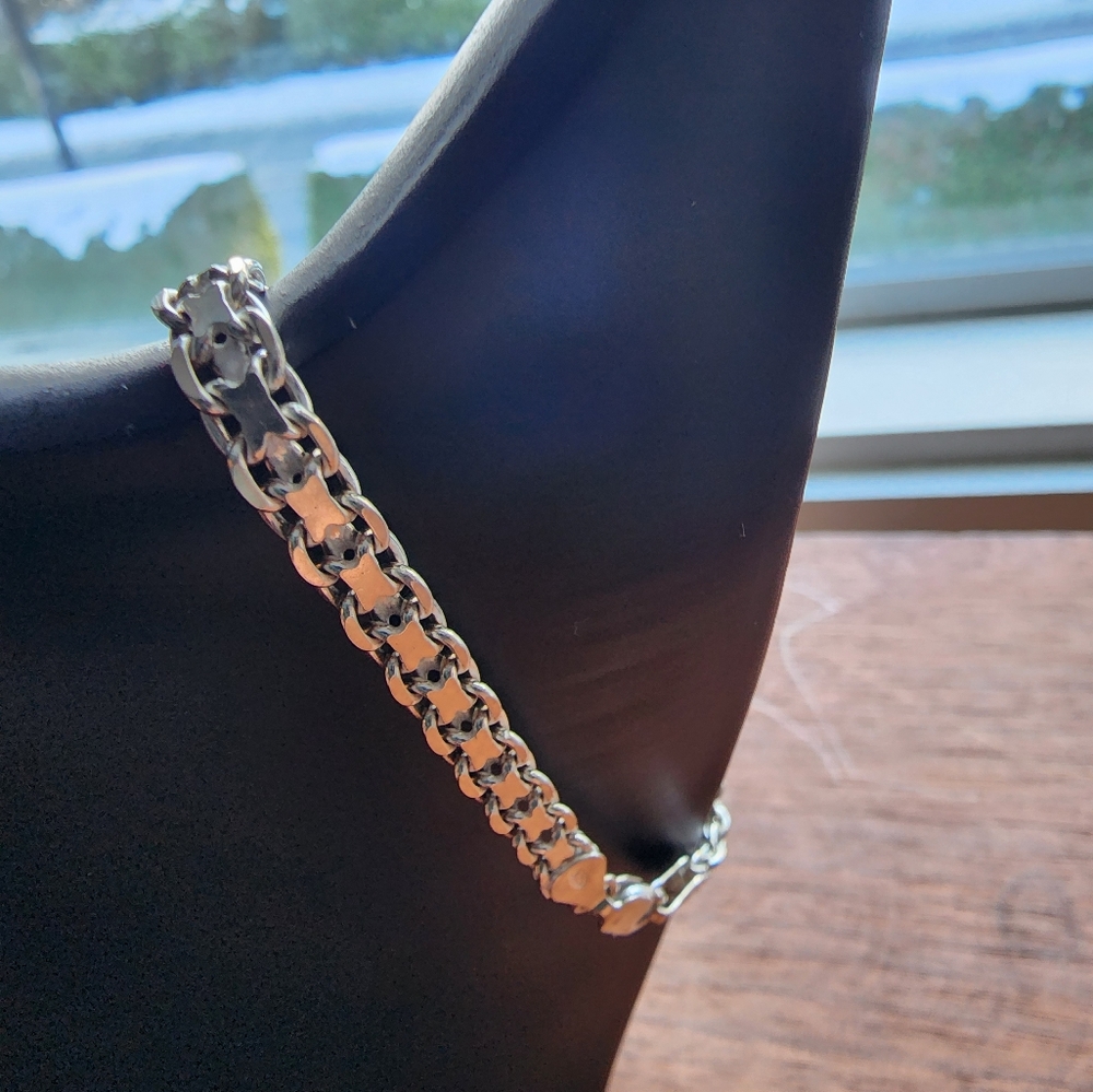 Gorgeous timeless unisex sterling silver bracelet